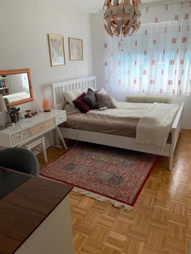 Postel nebo postele na pokoji v ubytování Schöne, große Wohnung in Wels