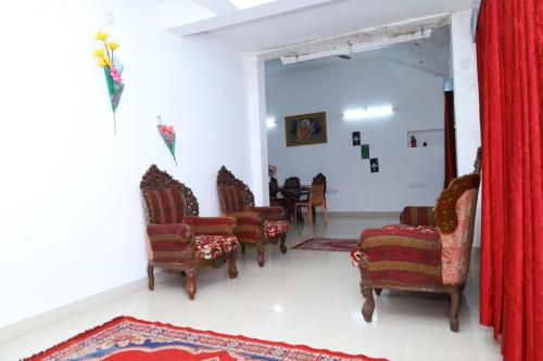 Gallery image of VVIP heavan homestay in Vālpārai