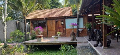 Κήπος έξω από το Homestay Nhà Của Gió