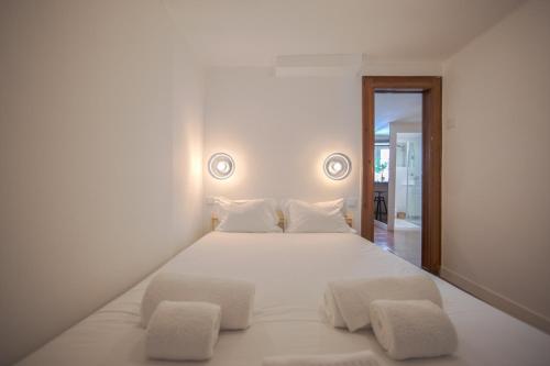Alfama Historical II by Homing