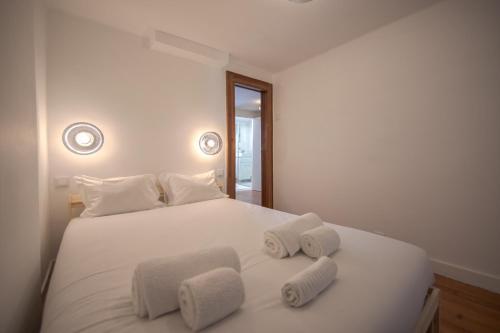Alfama Historical II by Homing