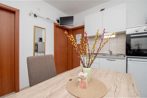 Dapur atau dapur kecil di Apartments Toni