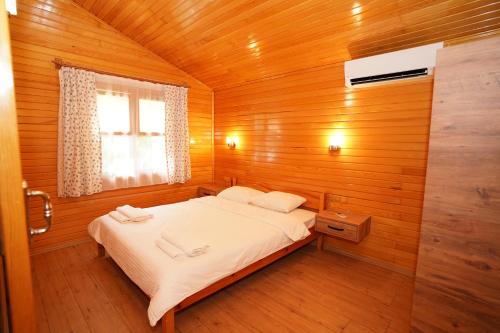Postel nebo postele na pokoji v ubytování Cirali Hotel