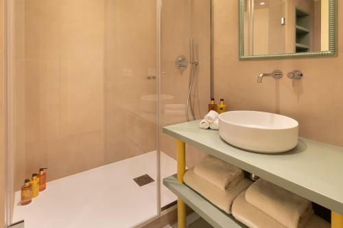 Paris Home Collection - Serviced Apartments Champs-Elysées - Rue de Ponthieu