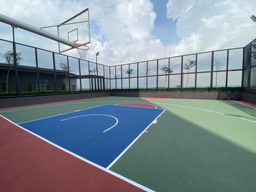 Tenis dan/atau kemudahan skuasy di Designer Loft Sunway Grid Legoland Netflix 4-6pax atau berdekatan