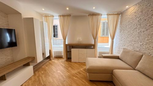 TV a/nebo společenská místnost v ubytování The Three Bs - Central House Bergamo