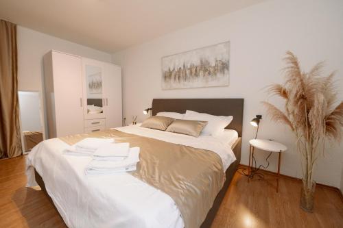 Central In Residence Split