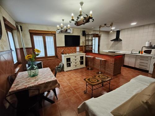 A kitchen or kitchenette at VuT Casa Fabe12