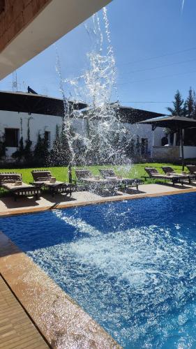 Πισίνα στο ή κοντά στο Cavanna Lodge Table d'hôtes Piscine & SPA Adults-Only