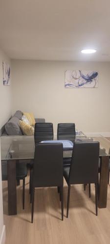 Ảnh trong thư viện ảnh của Hommie Vibes Basement Suite ở Moncton