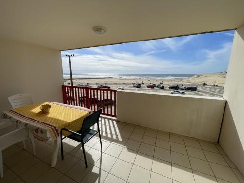 Photo de la galerie de l'établissement Appartement T2 avec terrasse vue océan, box privé - FR-1-379-170, à Vieux-Boucau-les-Bains