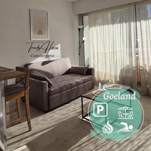 Charmant studio Climatisé avec Terrasse, Piscine et Parking dans le beau quartier du PONANT