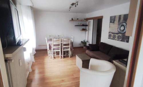pretty 4-room apartment in a quiet area 3 bedrooms