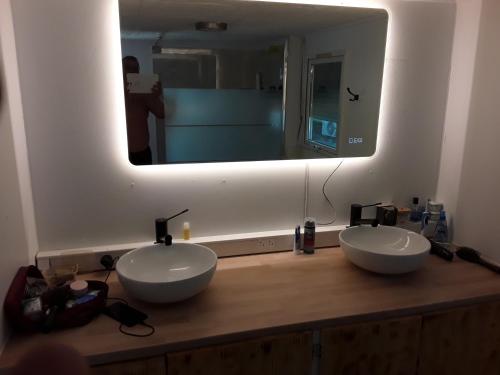 Photo de la galerie de l'établissement Mobilhome ManuFlo, à Saint-Paulet-de-Caisson