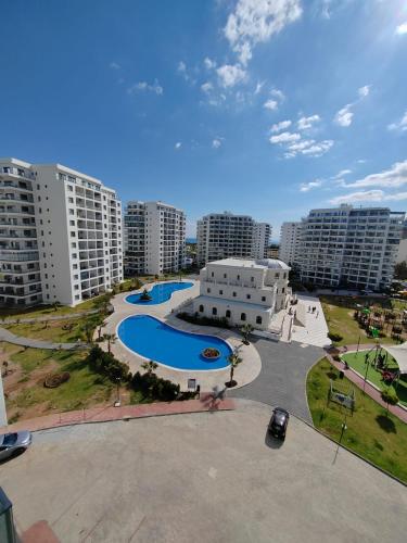 Bazén v ubytování Studio apartment with great view - Beach, Sun, Studio Fun nebo v jeho okolí