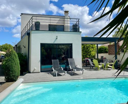 Bassin d 'Arcachon House with heated pool