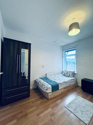 Gallery image of 3 Bed House - Sleeps 8 - Pets - Parking - Wifi in Gateshead