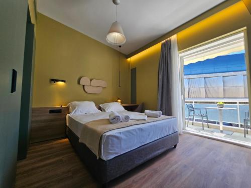 Acropolis Panorama Suite by YHA
