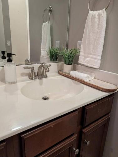 Ένα μπάνιο στο Epic Wilmington Vacation Home