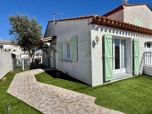 Photo de la galerie de l'établissement Appartement 2 pièces - 4 personnes - Latour Bas Elne AR000-L01, à Latour-Bas-Elne