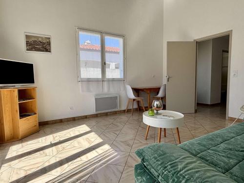 Photo de la galerie de l'établissement Appartement 2 pièces - 4 personnes - Latour Bas Elne AR000-L01, à Latour-Bas-Elne