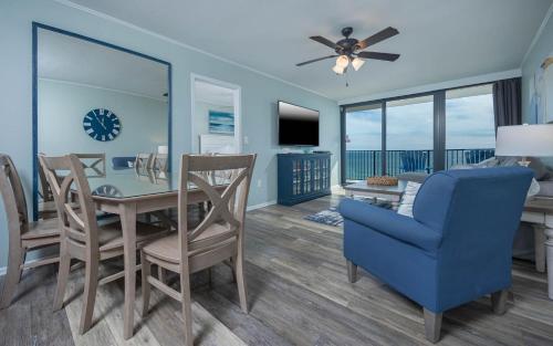 Χώρος καθιστικού στο Island Winds West 872 condo