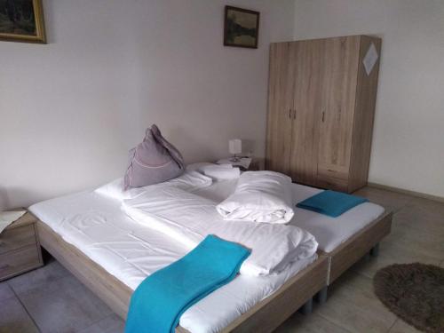 Postel nebo postele na pokoji v ubytování villa Pšenek