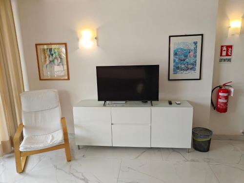 Appartamento Aurelio - Vaticanoにあるテレビまたはエンターテインメントセンター