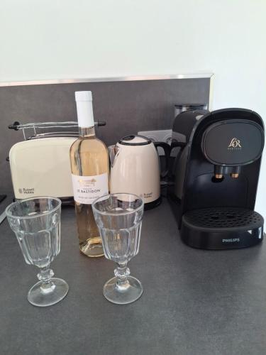 Photo de la galerie de l'établissement Maison indépendante avec piscine privative près de la mer, à La Garde