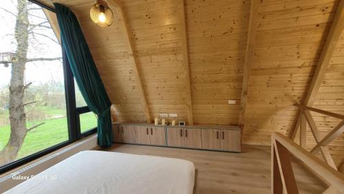 Ένα ή περισσότερα κρεβάτια σε δωμάτιο στο Selah Cabin