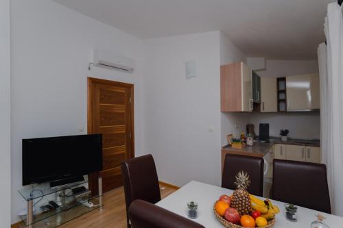 Η κουζίνα ή μικρή κουζίνα στο Villa Green Hema