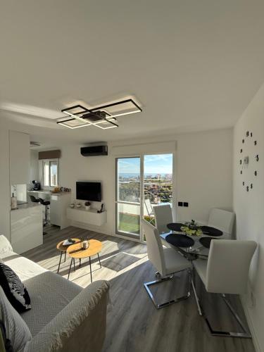 Apartamento Florkin vacacional acogedor recién reformado con vistas al mar