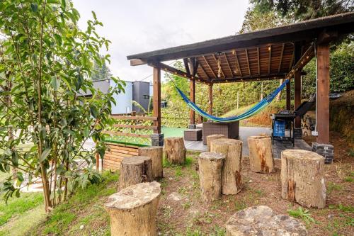 Κήπος έξω από το Nature Retreat Views, Grill, Jacuzzi & Glamping