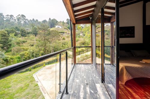 Μπαλκόνι ή βεράντα στο Nature Retreat Views, Grill, Jacuzzi & Glamping