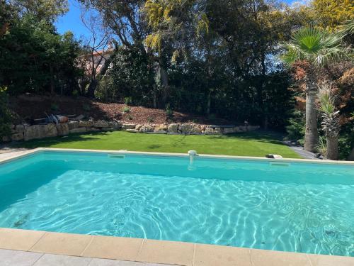 Villa Sainte Maxime 8 personnes piscine privée et proche de la mer