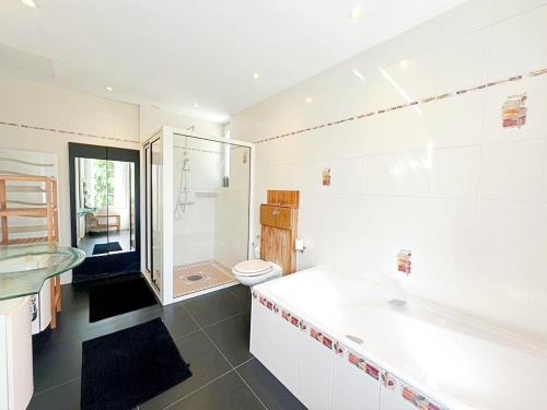 Bilik mandi di Superbe villa à 2 pas de la mer !