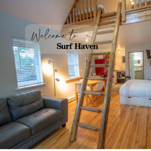Katil atau katil-katil dalam bilik di Surf Haven - Cabin in Ucluelet - Sleeps 5