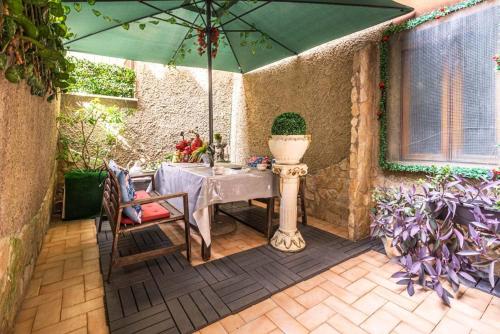 St Peter Vatican Lovely Apartment & Patio, Rome