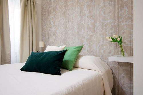 St Peter Vatican Lovely Apartment & Patio, Rome
