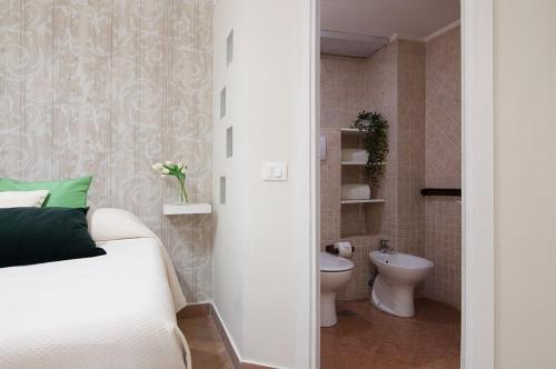 St Peter Vatican Lovely Apartment & Patio, Rome
