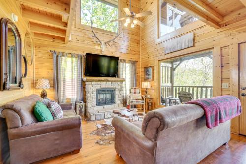 'Mountain Dreams' Cabin: Hot Tub, Sauna & Views! photo 7