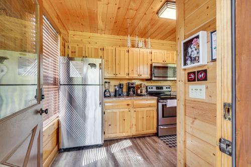 'Mountain Dreams' Cabin: Hot Tub, Sauna & Views! photo 15