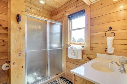 'Mountain Dreams' Cabin: Hot Tub, Sauna & Views! photo 23