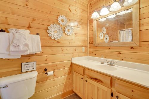 'Mountain Dreams' Cabin: Hot Tub, Sauna & Views! photo 4