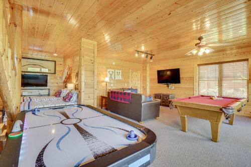 'Mountain Dreams' Cabin: Hot Tub, Sauna & Views! photo 32