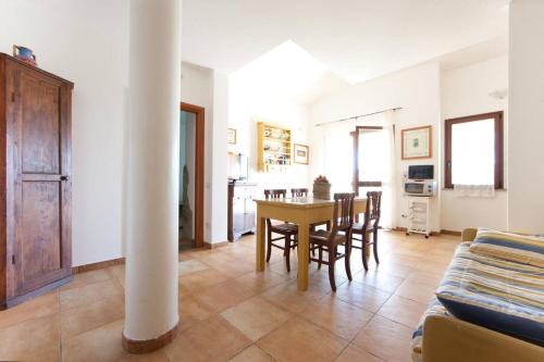 Η κουζίνα ή μικρή κουζίνα στο Villa Domo Sardo - Masone pardu
