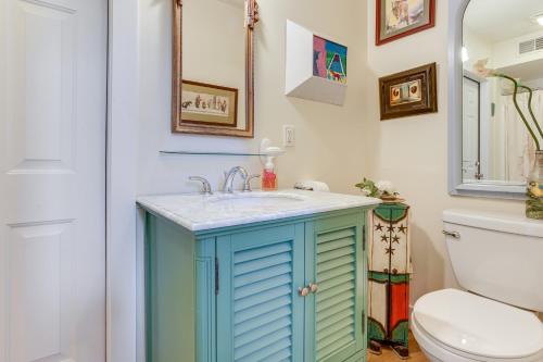 Ένα μπάνιο στο 2 Docks and Paddleboard Lakefront Alabama Retreat!
