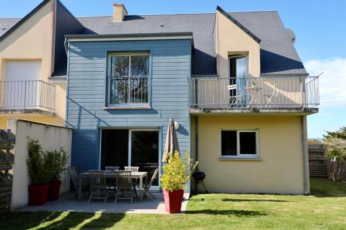 House near beach and center of Carteret 6 pers