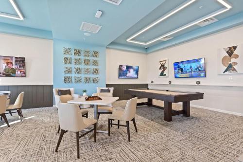2 BR Modern Apt near Disney SL4741 photo 36