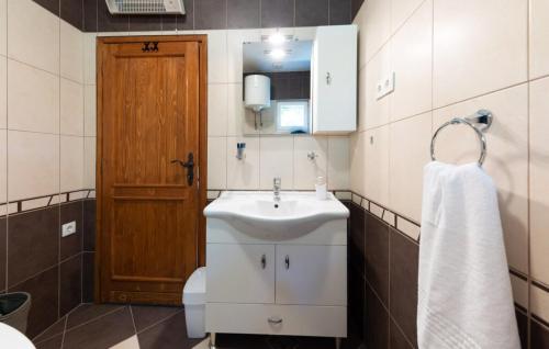 Ένα μπάνιο στο House AnteAna